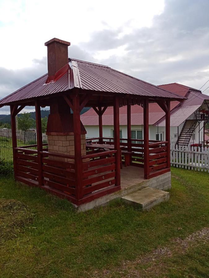 Casa Bucovina Dorna Candrenilor Ascutitele ภายนอก รูปภาพ